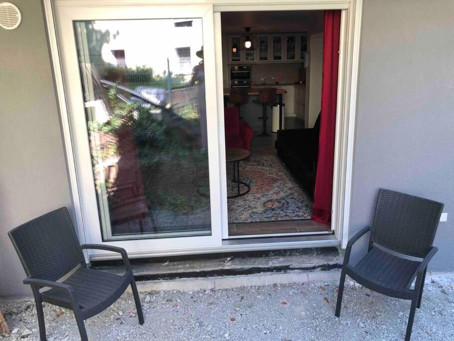 Stylisches Maybach Appartement Mit Terrasse Fuer 5 Personen, 5 Betten, Grosse Kochinsel, Homeoffice Mit 250Mbit Wlan Aidlingen エクステリア 写真