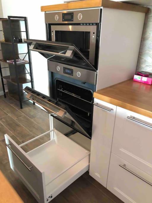 Stylisches Maybach Appartement Mit Terrasse Fuer 5 Personen, 5 Betten, Grosse Kochinsel, Homeoffice Mit 250Mbit Wlan Aidlingen エクステリア 写真