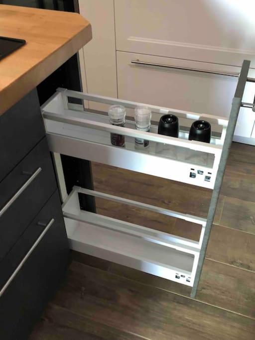 Stylisches Maybach Appartement Mit Terrasse Fuer 5 Personen, 5 Betten, Grosse Kochinsel, Homeoffice Mit 250Mbit Wlan Aidlingen エクステリア 写真