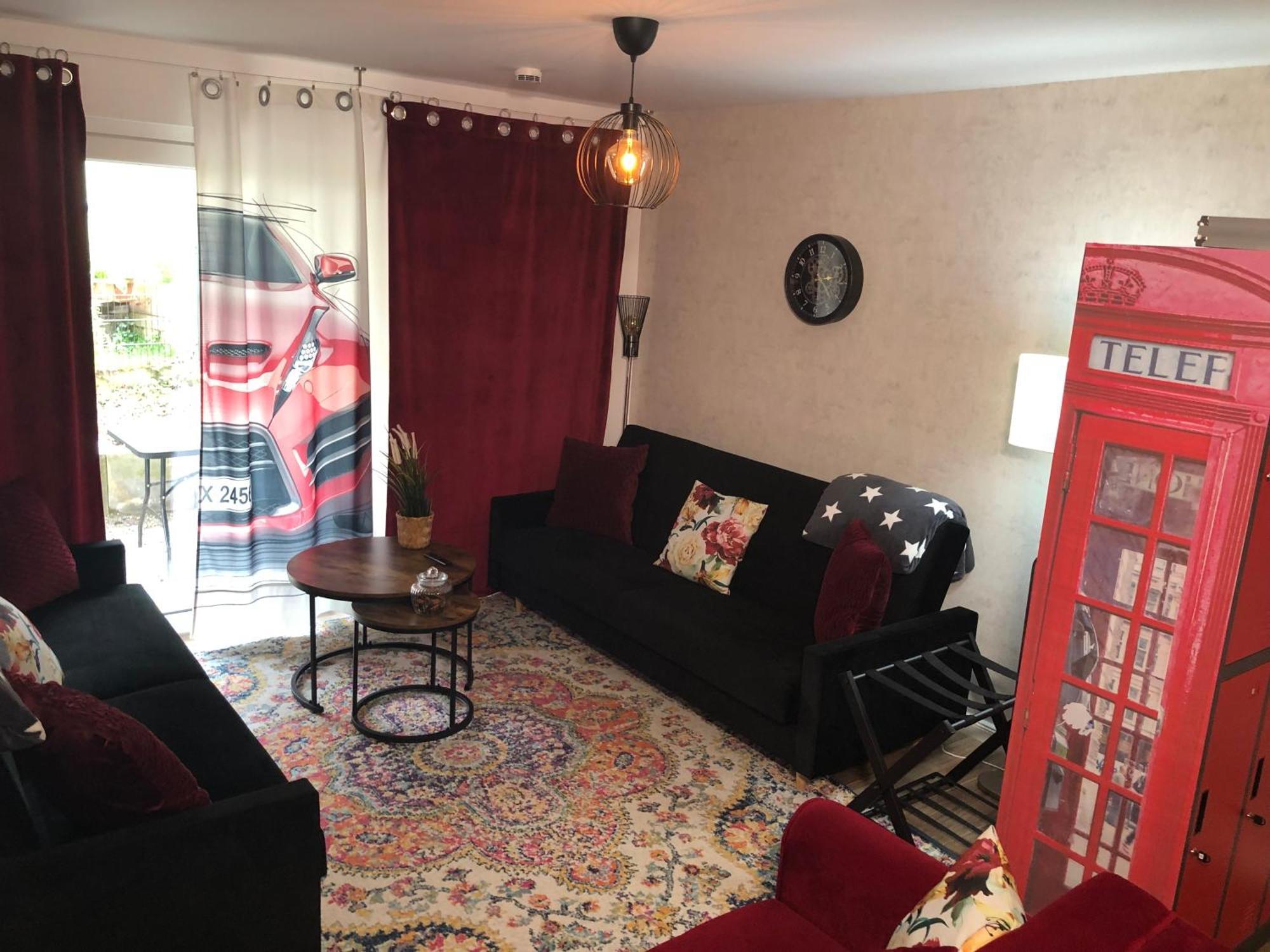 Stylisches Maybach Appartement Mit Terrasse Fuer 5 Personen, 5 Betten, Grosse Kochinsel, Homeoffice Mit 250Mbit Wlan Aidlingen エクステリア 写真