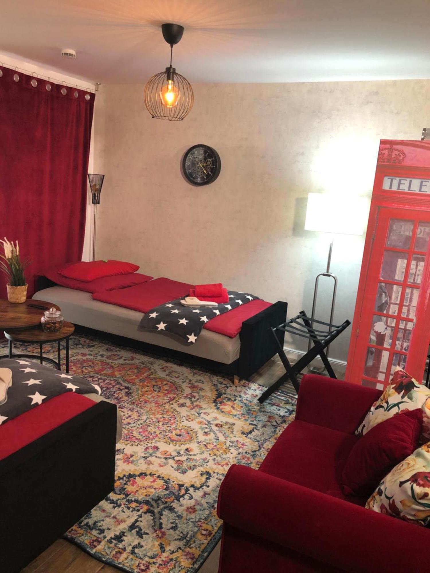 Stylisches Maybach Appartement Mit Terrasse Fuer 5 Personen, 5 Betten, Grosse Kochinsel, Homeoffice Mit 250Mbit Wlan Aidlingen エクステリア 写真